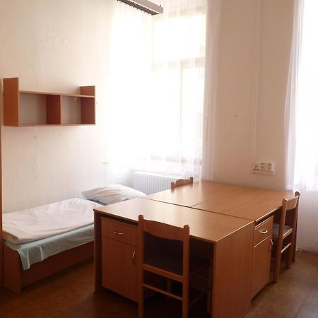 Ats Hostel Jednota Прага Екстериор снимка